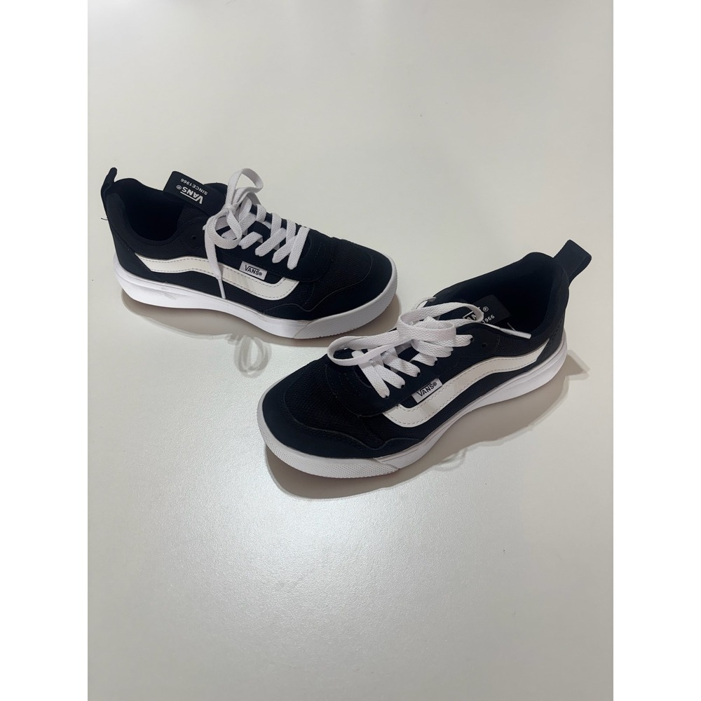 Vans Womens UltraRange EXO Sneakers Black White Size 6.0 Low Top Shoes